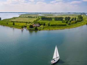 Teambuilding weekend met festival gevoel: je eigen eiland op 18 km onder Spijkenisse Teambuilding weekend met festival gevoel: je eigen eiland op 18 km onder Spijkenisse